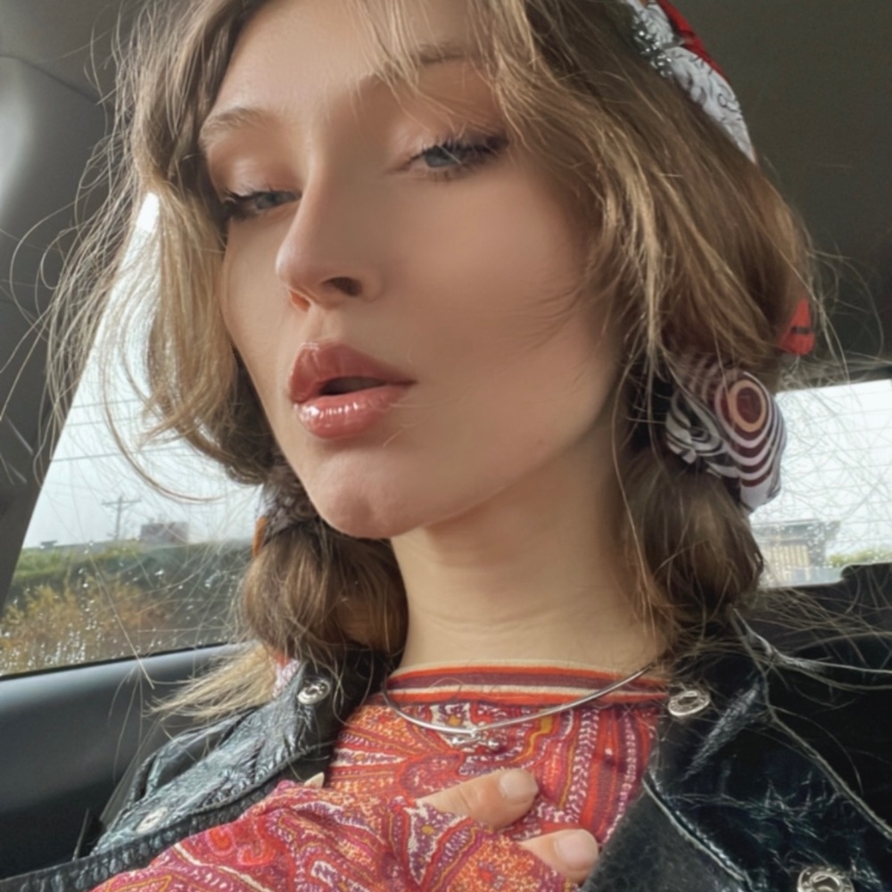 Meet your Posher, Anela